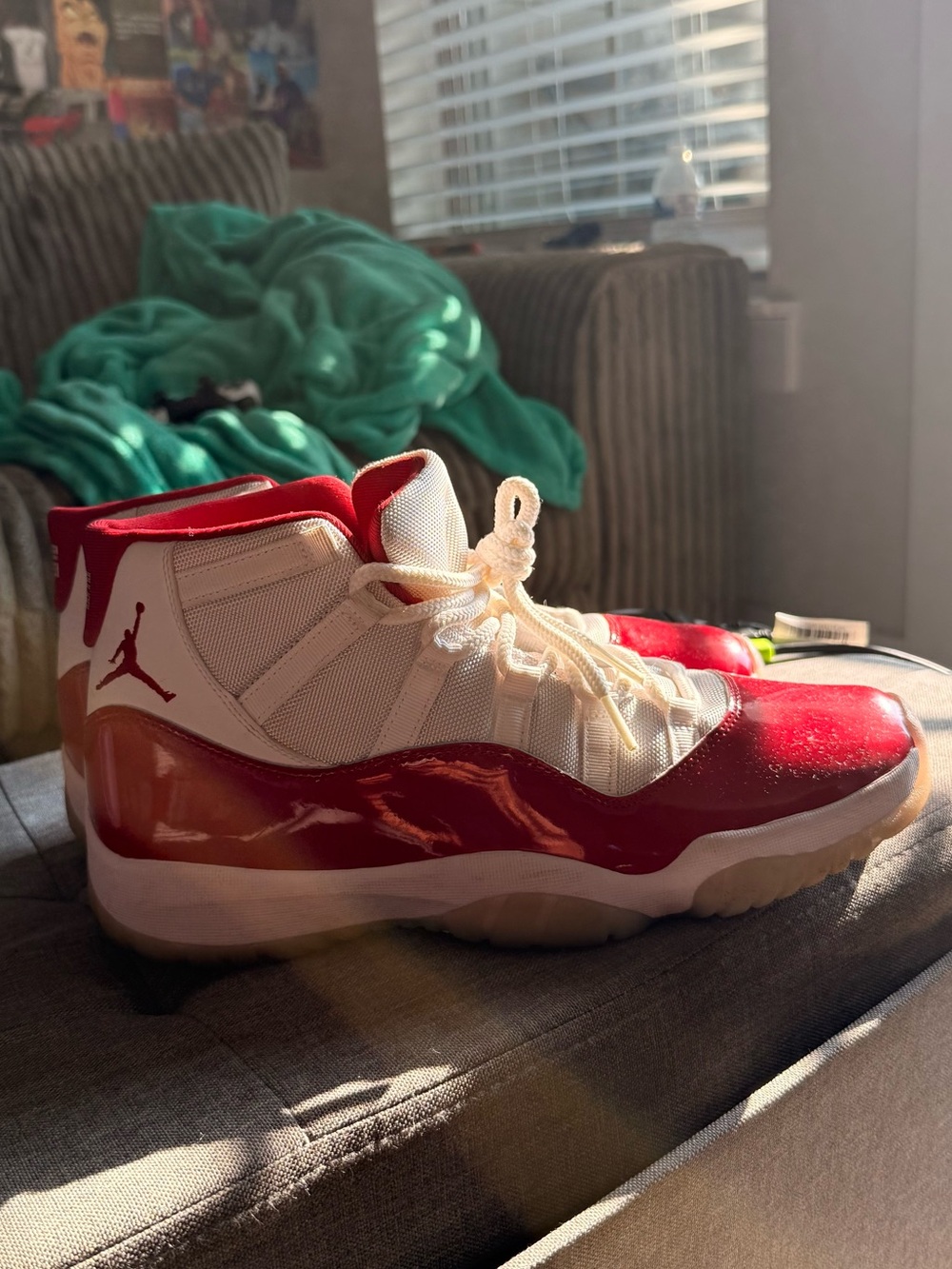 Jordan Air 11 Cherry - Picture 6 of 9